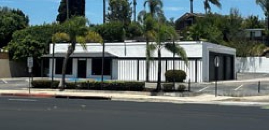 7658 University Ave.